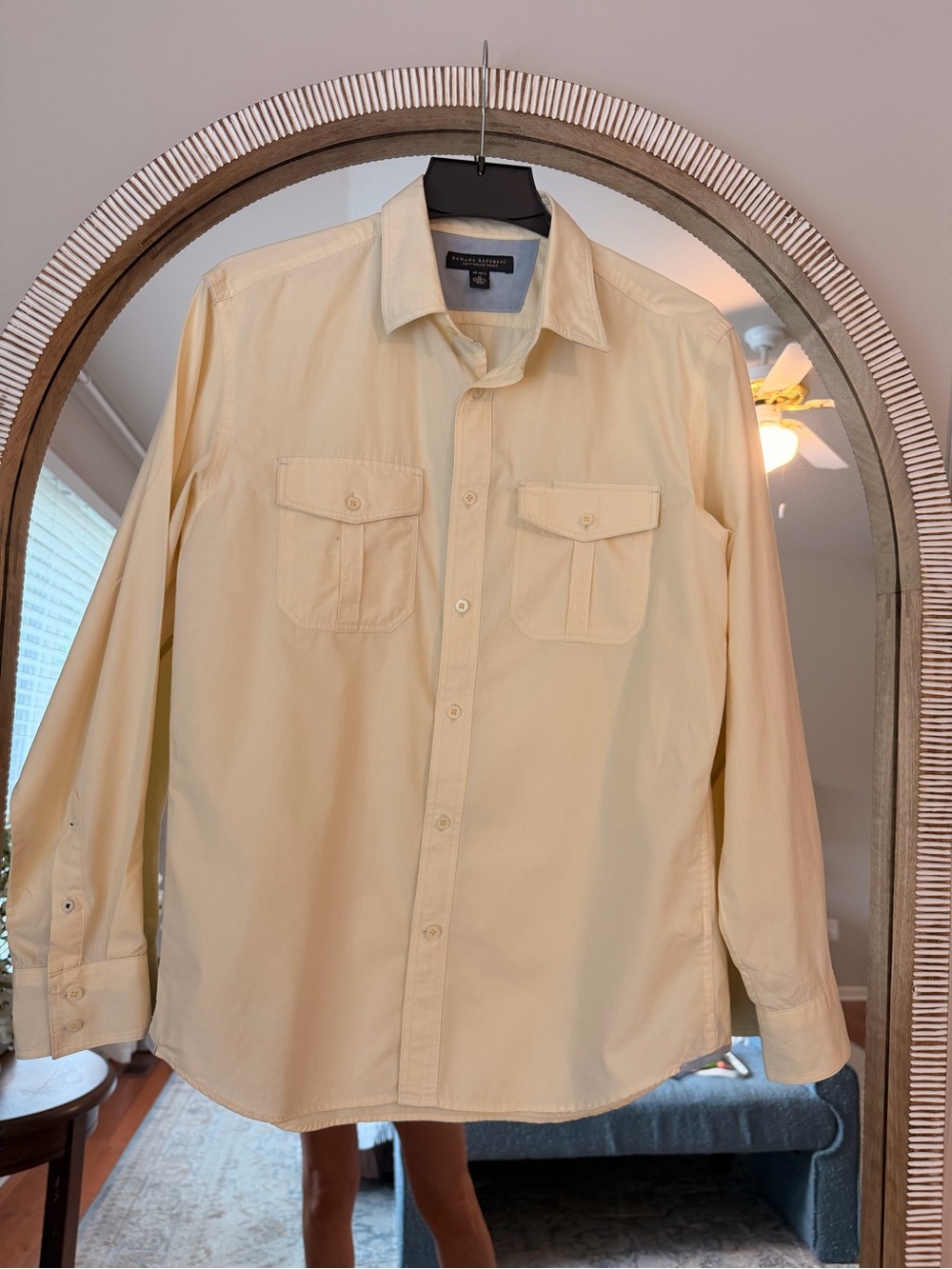 Banana Republic Men’s M Soft-Wash Shirt 100% Cotton Ivory Utility Two Pocket